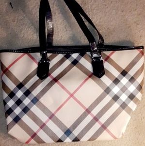 Burberry tote purse
